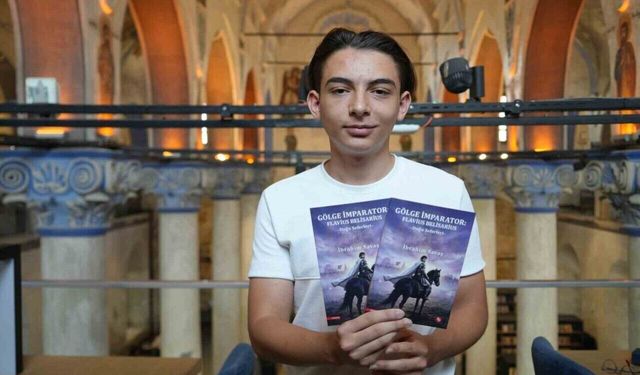 16 yaşındaki İbrahim, tarihe olan ilgisini kitaba dönüştürdü