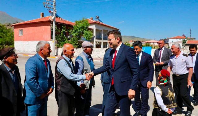 Vali Akmeşe Altunhisar'da Belediye Ziyaretleri Gerçekleştirdi