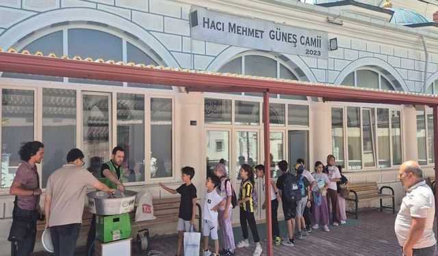İHH'dan Yaz Kur'an Kursu Öğrencilerine Pamuk Şekeri Sürprizi