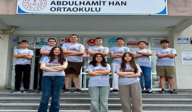 Abdülhamithan Ortaokulu'nda LGS Şampiyonlarına Kahvaltılı Kutlama