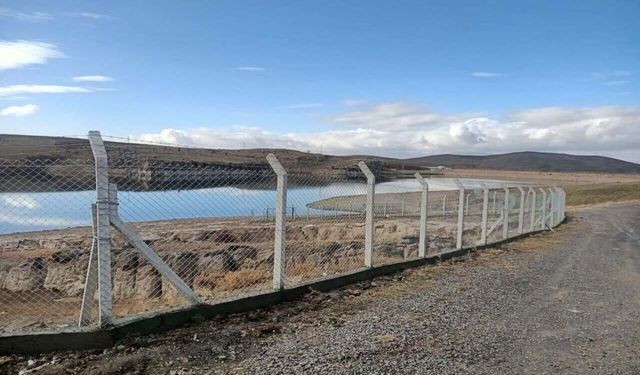 Aktaş'ın Girişi Yenilendi Niğde'nin Aktaş beldesinde belediye tarafından yenilenen karşılama tabelası hizmete sunuldu. B