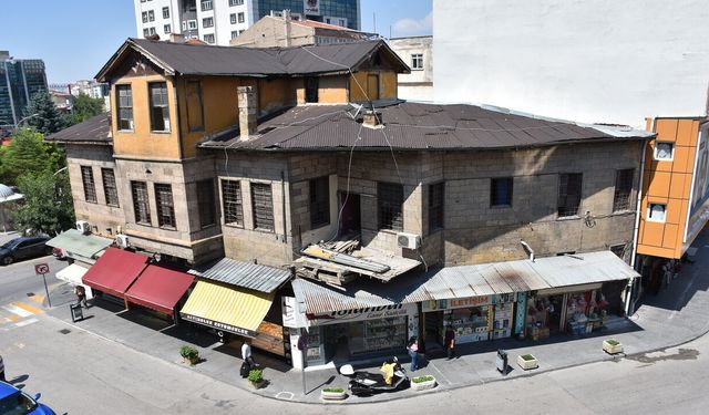 Niğde'de Şehrin Göbeğinde Tarihi Tehlike