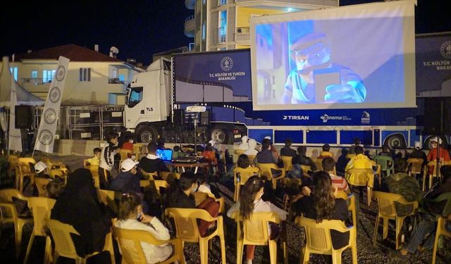 Gezen Sinema 20-25 Temmuz'da Niğde ve İlçelerinde Sinemaseverlerle Buluşacak