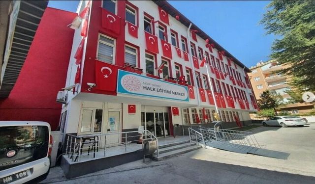 Halk Eğitimi Merkezi'nde Hafta Sonu Kursları Yoğun İlgi Görüyor