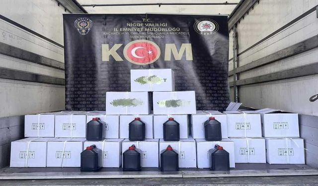 Niğde'de Kaçak Etil Alkol Operasyonu: 1.020 Litre Etil Alkol Ele Geçirildi