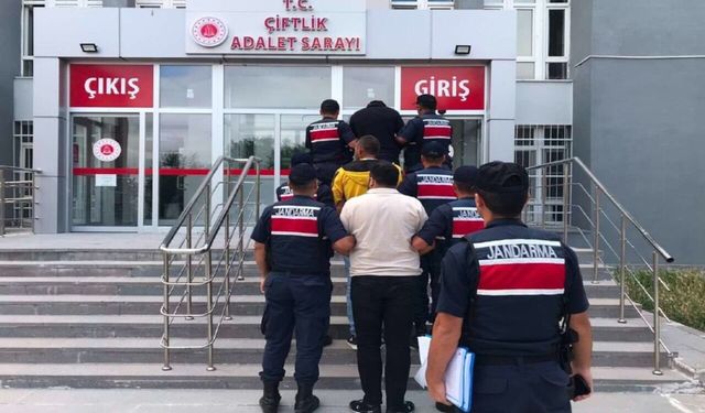 Niğde’de Sahte Altın Dolandırıcılığı Operasyonu: 5 Şüpheli Yakalandı