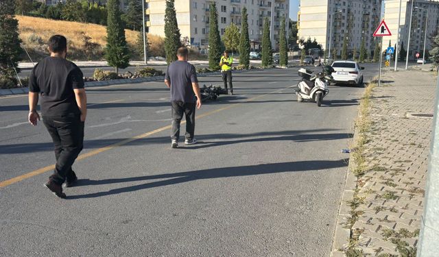 Otomobil ile motosiklet çarpıştı: 1 yaralı