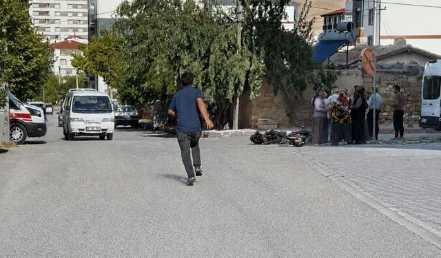 Motosiklet İle Otomobil Çarpıştı: 1 Yaralı