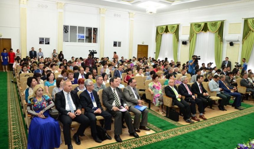 Türk dünyası bilim adamları ve akademisyenleri, ilki 2014 yılında Niğde Üniversitesi’nin ev sahipliğinde düzenlenen Uluslararası Türk Dünyası Araştırmaları Sempozyumu’nun ikincisinde Kazakistan'ın kültür başkenti Almatı'da bir araya geldi.