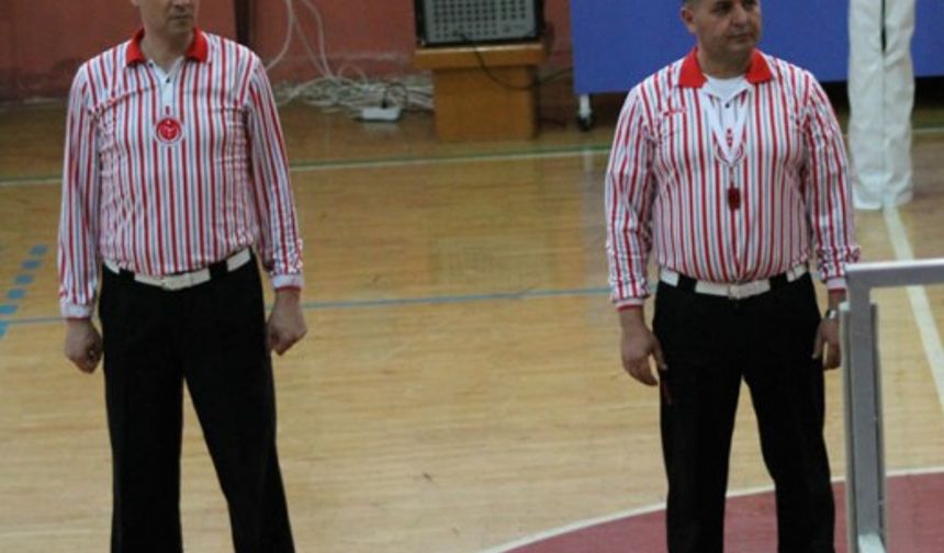 Üstün olarak götürdüğü birinci seti yine basit hatalar ile riske eden ve set sayısına berabere giren ancak ilk seti kazanan yine Bor Ömürpen Şekerspor oldu. İlk seti 26-24 kazanan temsilcimiz ikinci sette de iyi mücadele etti ve seti 25 – 23 kazanmayı bildi.