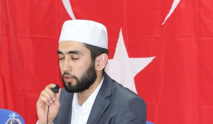 T.C. Kemerhisar Belediyesinde bulunan eğitim salonunda düzenlenen etkinliğe Niğde İl Müftü Yardımcısı Ali Çetin, Bor İlçe Müftüsü Cafer Kılınç, Ulukışla İlçe Müftüsü Muhammed Ünal, Kemerhisar Belediyesi Meclis Üyeleri, Kemerhisar’daki cami imamları ve kadınlardan oluşan geniş bir halk kitlesi katıldı.