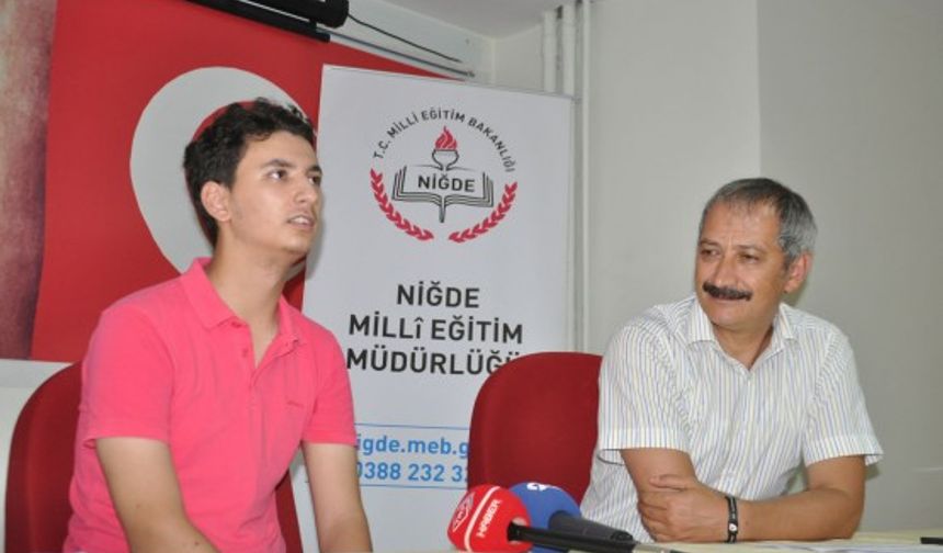 Lisans Yerleştirme Sınavı (LYS) Türkiye birincisi olan Niğde Fen Lisesi öğrencisi Tamer Taşkıran, “Başarı, 4 yıldır düzenli ve gündelik çalışmayla geldi” diye konuştu.