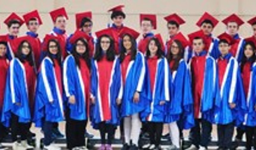 Niğde ODTÜ Koleji’nde üç öğrenci 700 tam puan aldı.
7 Temmuz 2014 tarihinde açıklanan TEOG sonuçlarına göre Niğde ODTÜ Koleji’nden üç öğrenci 700 tam puan aldı.