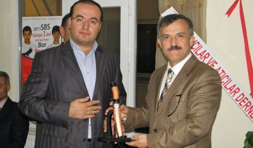 Bor Avcılar ve Atıcılar Derneği üyeleri birlik dayanışma ve sorunlarını görüşmek üzere geçtiğimiz gün gece yöresel çorbamız Arabaşı çorbası etkinliği düzenlediler.