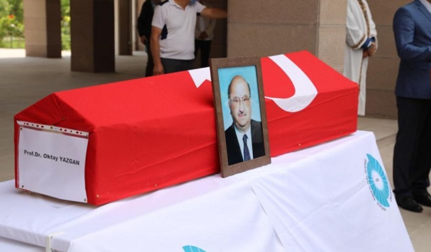 Prof. Dr. Oktay Yazgan Üniversitedeki Törenin Ardından Bor'da Toprağa Verildi