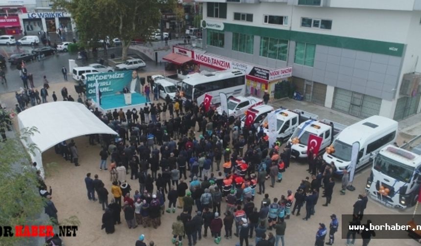 Niğde Belediyesi, yeni aldığı 14 aracı hizmete sundu