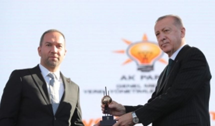 Başkan Özdemir’e Cumhurbaşkanından Ödül