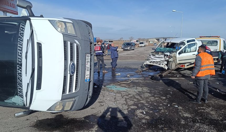 Niğde'de Feci Trafik Kazası : 1 Ölü 5 Yaralı