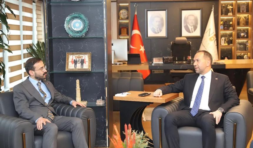 Hulus Özen Başkanlığındaki CHP Heyeti Belediye Başkanı Emrah Özdemir'i Ziyaret Etti