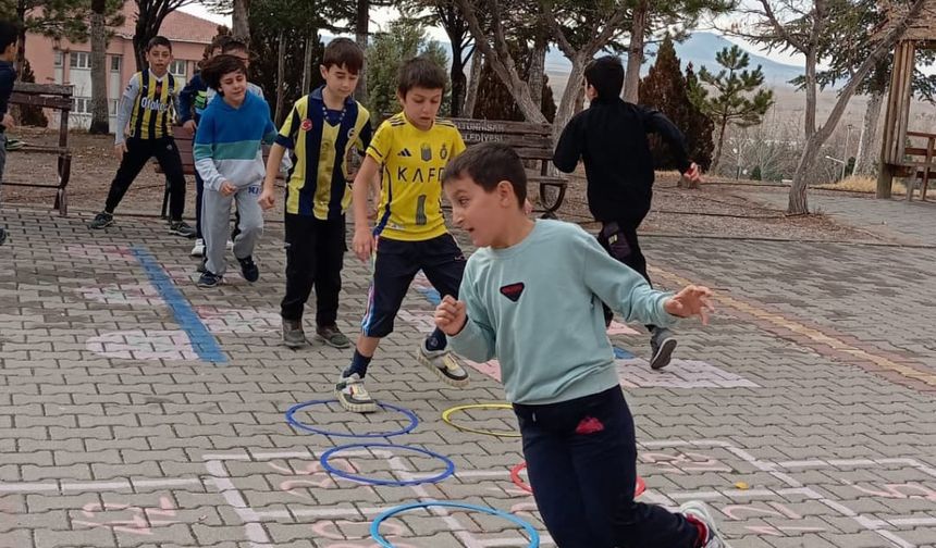 Altunhisar ilçesinde "Spora İlk Adım Projesi" başladı