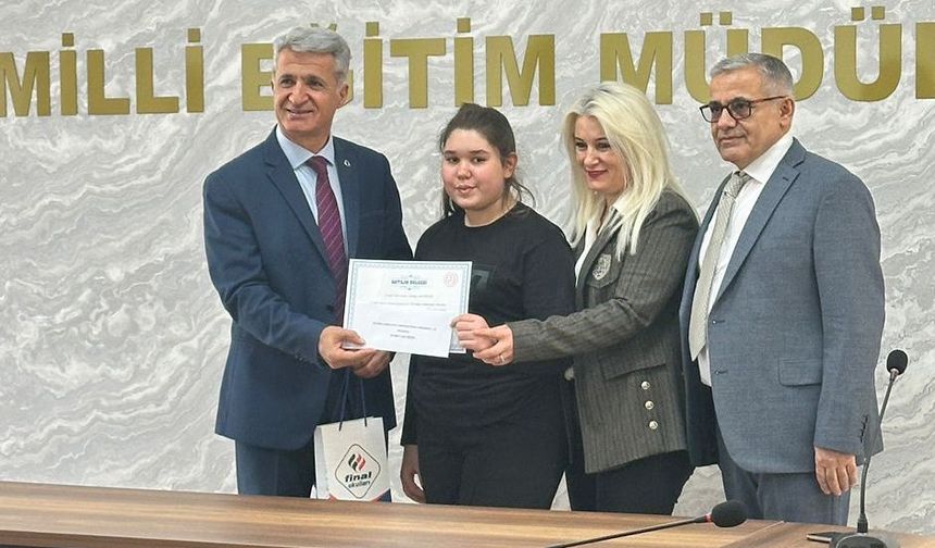 Resim Yarışmasında Birinci Oldu