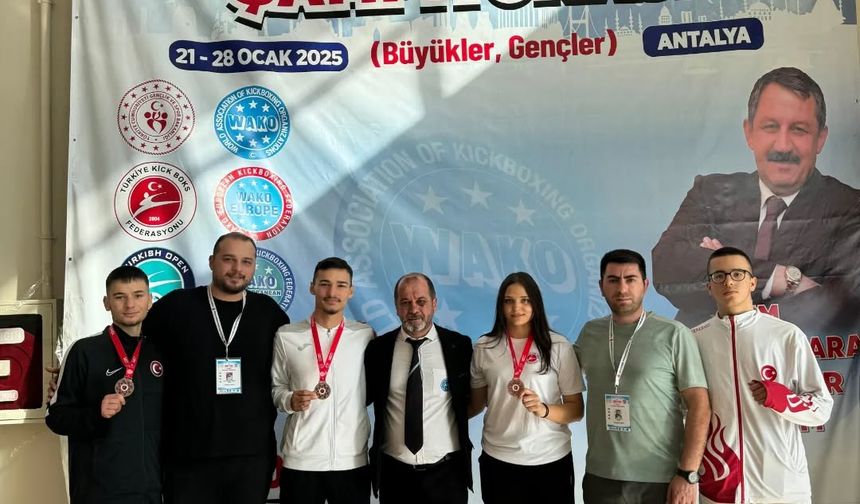 Şimşek Spor Kulübü, Türkiye Şampiyonasından 3 Madalya ile Döndü