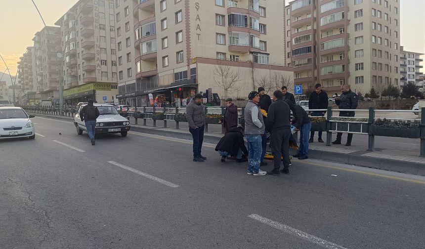 Niğde’de Bariyerlerden Atlayan Çocuğa Otomobil Çarptı