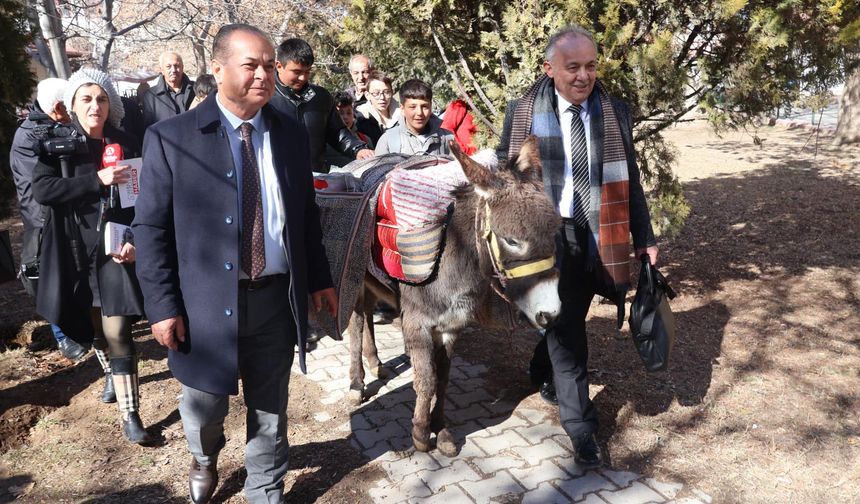 Yazar Ersin Bilge, Kemerhisar’da Okurlarıyla Buluştu