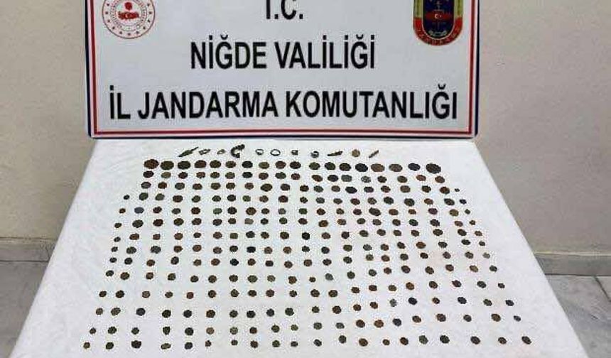 Niğde'de Tarihi Eser Kaçakçılığına Darbe: 285 Eser Ele Geçirildi