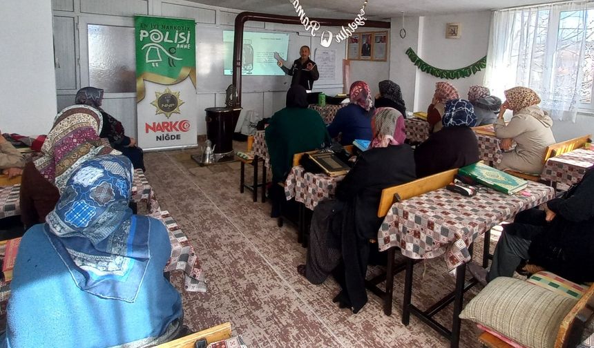 Polis Narkotik Bilgilendirmeye Devam Ediyor