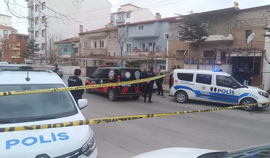 Niğde'de Polis Ekiplerine Saldırı ; 2 Polis Yaralandı