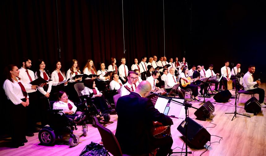 “Engelsiz Nağmeler” Konseri Gönülleri Fethetti