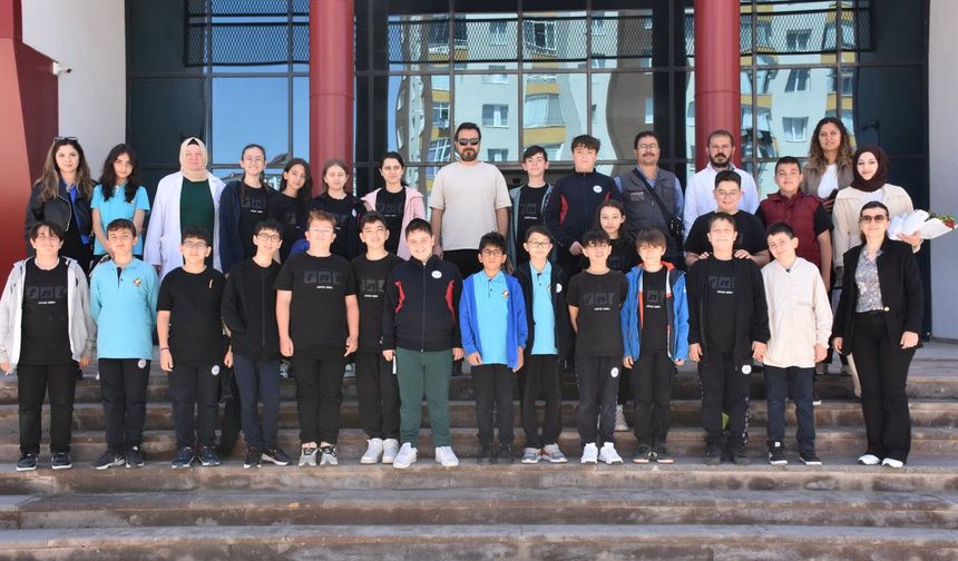 Öğrencilerden Enstitüye Bilim Dolu Ziyaret