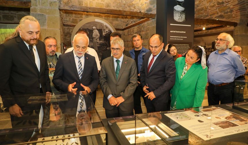 Niğde Bedesten Kent Müzesi’nde Obsidyen Sergisi Ziyarete Açıldı