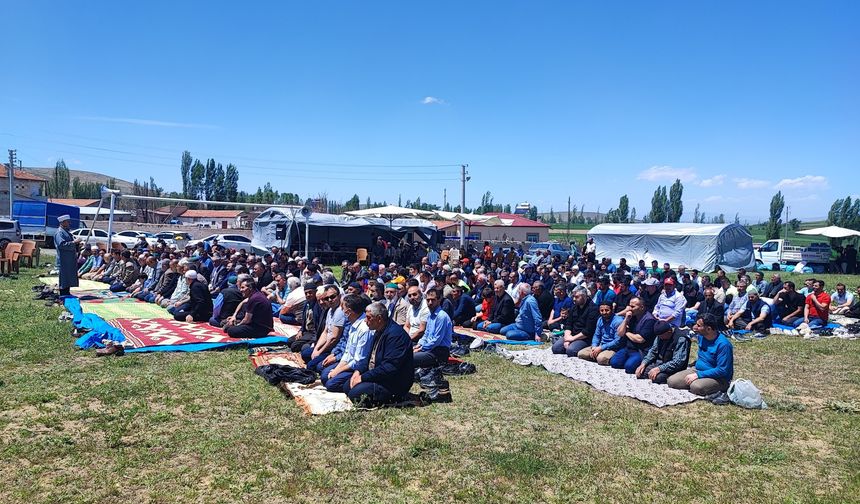 Himmetli Köyü’nde Yağmur ve Şükür Duası Gerçekleştirildi
