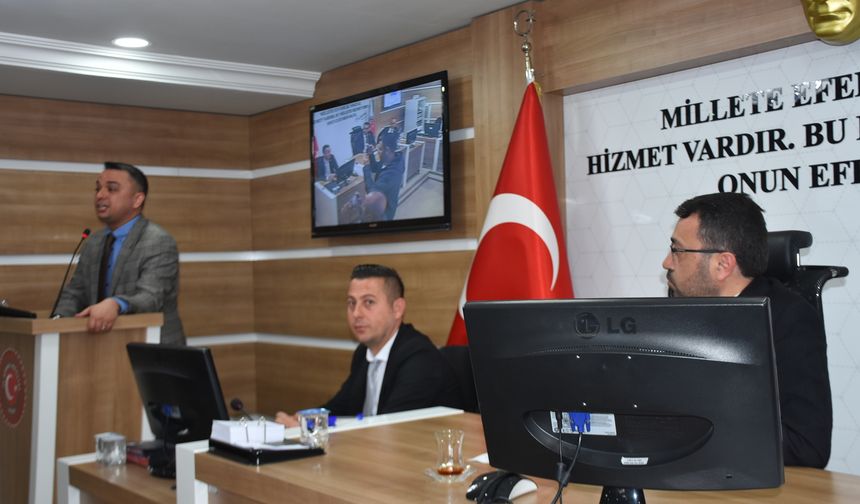 Dr. Bahadır İnan, Niğde İl Genel Meclisi’nde Sağlık Yatırımlarını Anlattı