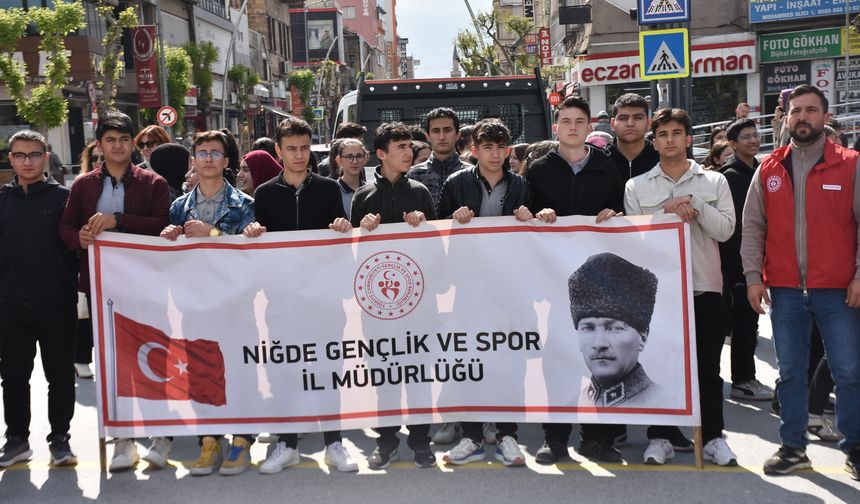 Niğde’de Gençlik Haftası Cumhuriyet Meydanı’nda Başladı