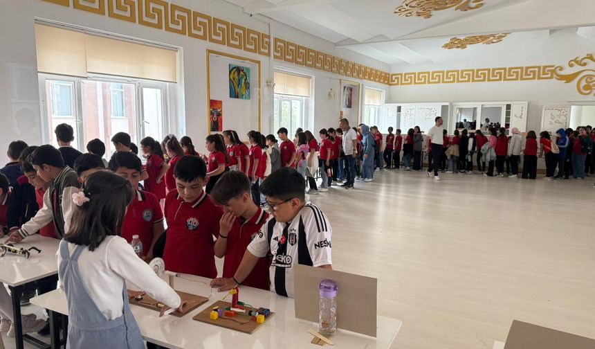 Niğde BİLSEM’in Destek Eğitimi Bilim Fuarı Yoğun Katılımla Gerçekleşti