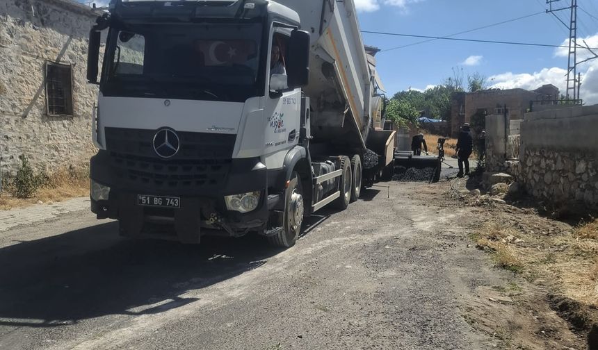 Güllüce Köyü’nde 3 Kilometrelik Sıcak Asfalt Çalışması Başladı