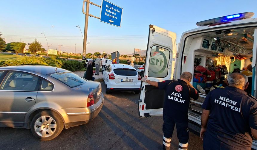 Niğde TOKİ Kavşağında Kaza: 1’i Çocuk 4 Kişi Yaralandı