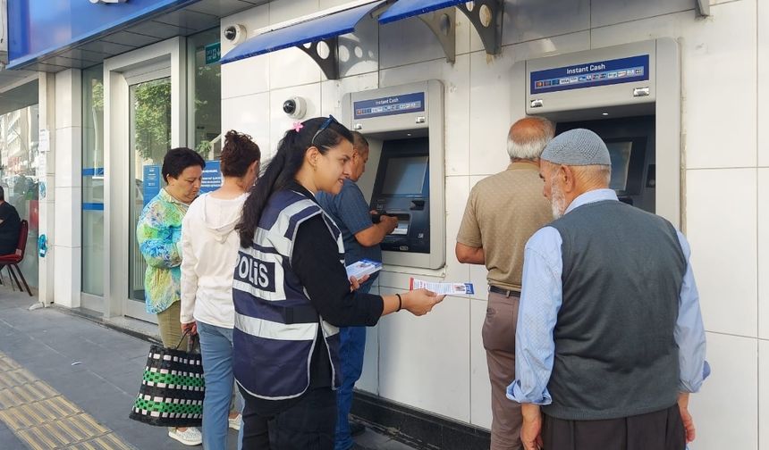 Bor’da Polis Ekiplerinden Vatandaşlara Bilgilendirme Çalışması