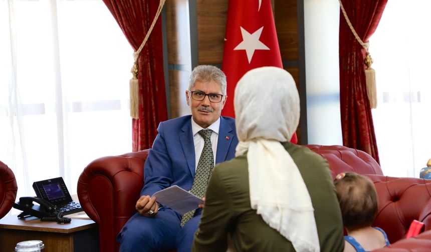 Vali Çelik, Halk Günü’nde Vatandaşlarla Buluştu