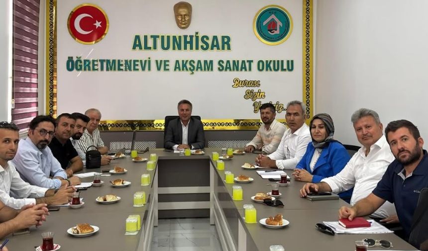 Altunhisar’da Sene Başı Müdürler Kurulu Toplantısı Yapıldı