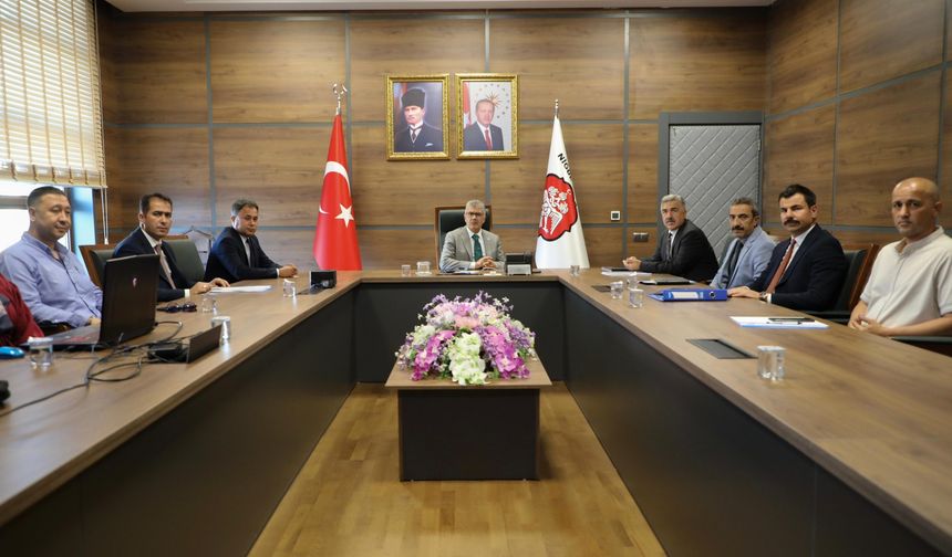 Niğde’de İl Özel İdaresi Projeleri ve Restorasyon Çalışmaları Masaya Yatırıldı