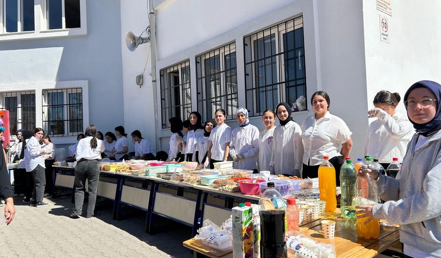 Remide Yılmaz Atabek Anadolu Lisesi’nde Geleneksel Aşure Etkinliği