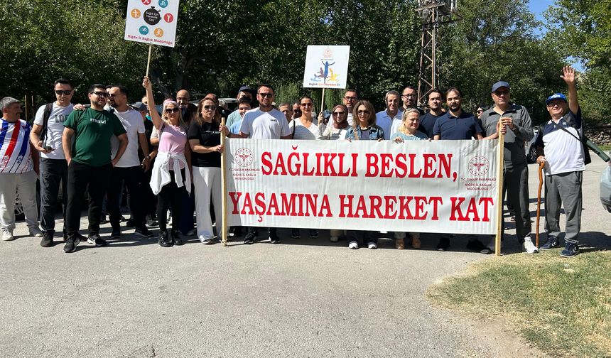 Halk Sağlığı Haftası Kapsamında Doğa Yürüyüşü Düzenlendi