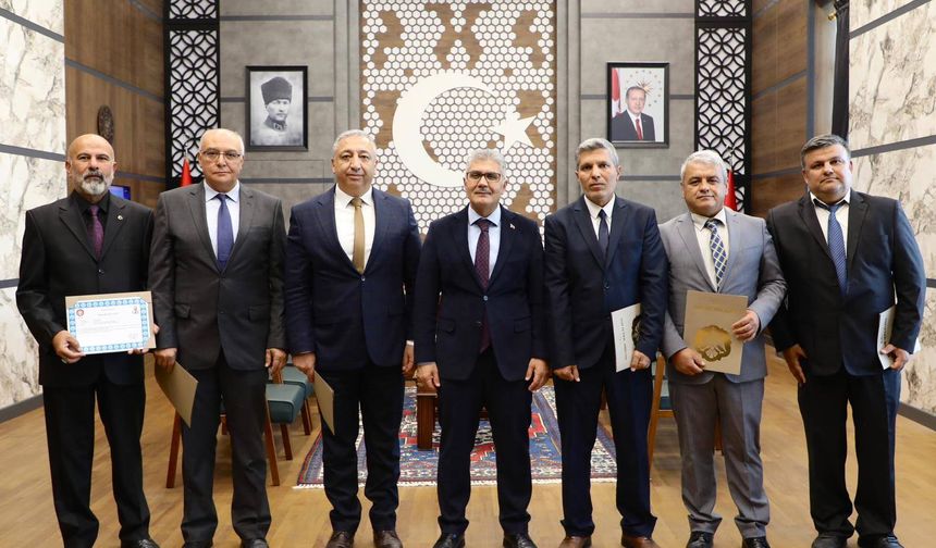 Vali Çelik’ten Patates Araştırma Enstitüsü Personeline Başarı Belgesi