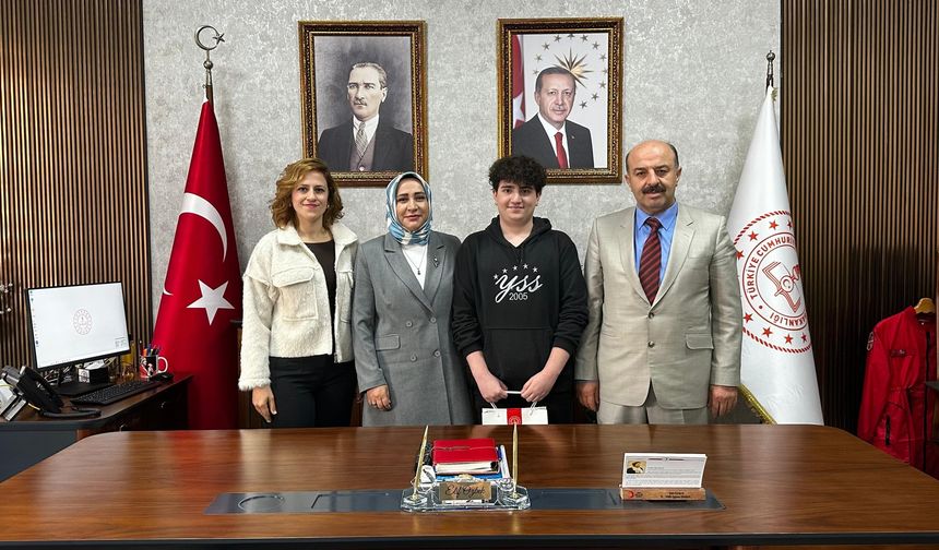 Niğdeli Öğrenciden Türkiye Üçüncülüğü Gururu