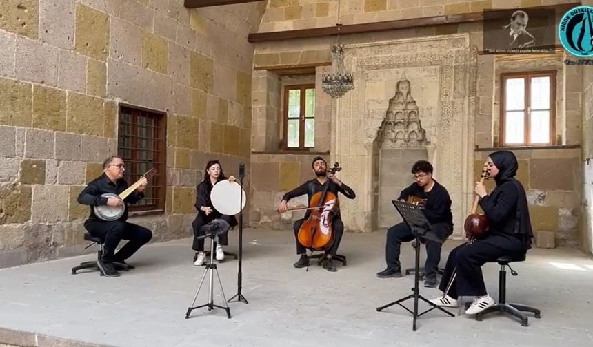 Atatürk'ün Sevdiği Türküler  - 2 & Niğde Güzel Sanatlar Lisesi Öğretmen ve Öğrencilerinden