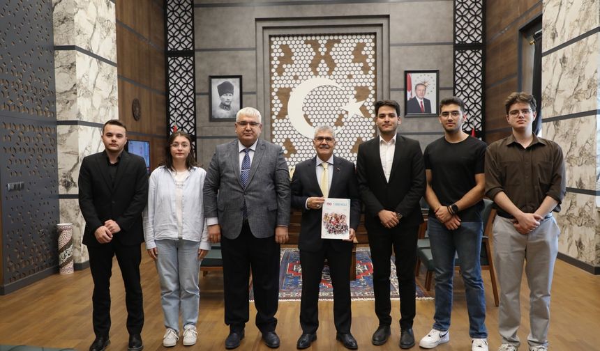 Vali Çelik, 14 Mart Tıbbiyeliler Derneği Üyelerini Kabul Etti